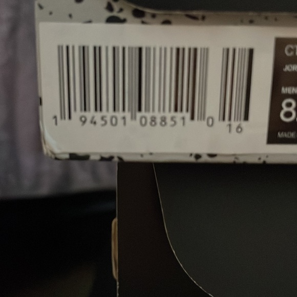 Retro 6’s carmine - Picture 2 of 2